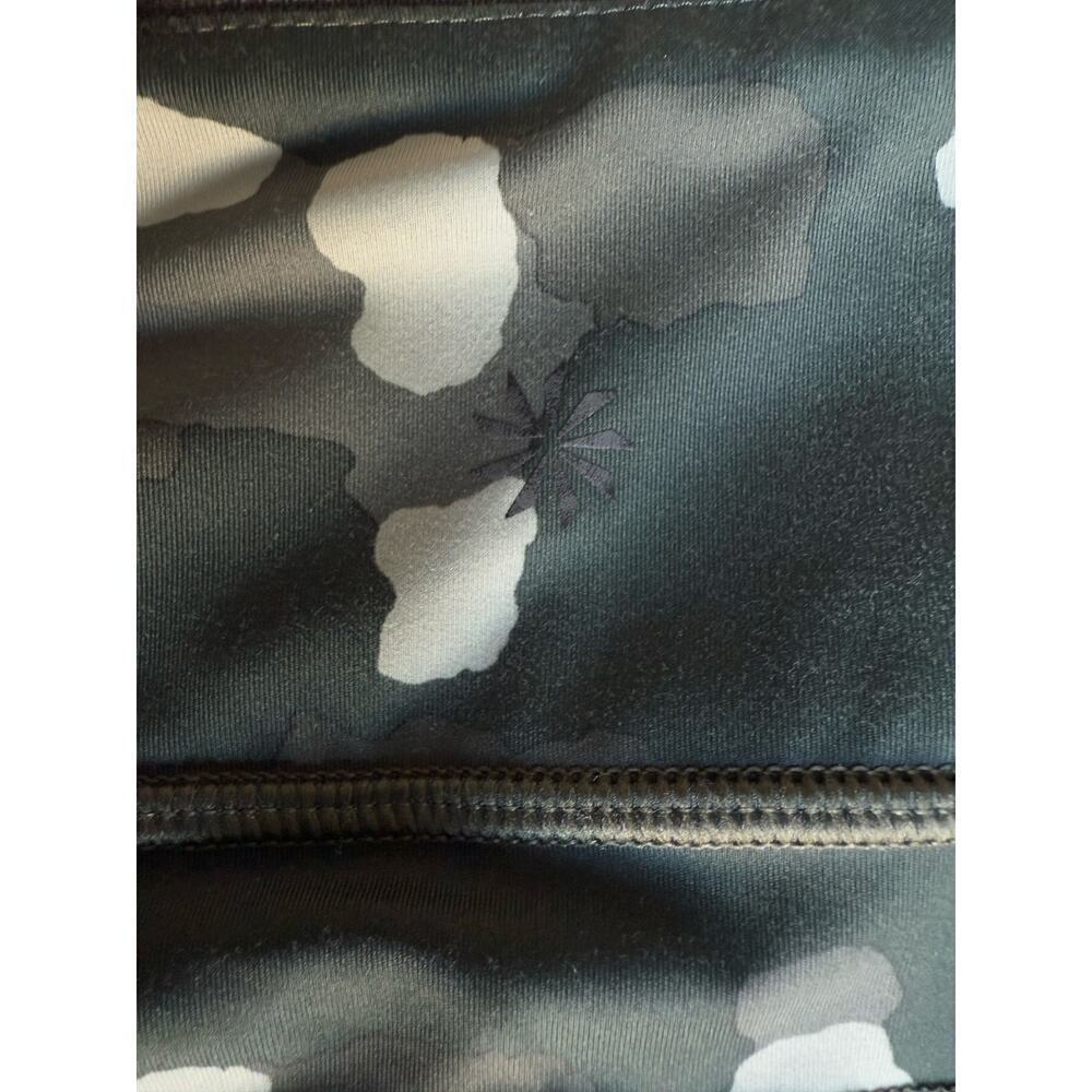 Athleta Lightning Camo 7/8 Tight in Super Sonic Size Small Leggings Activewear - Picture 9 of 13